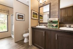 Manufactured-THE-LAKEVIEW-SIG28563D-41SIG28563DH-Master-Bathroom-20170606-1345241854761